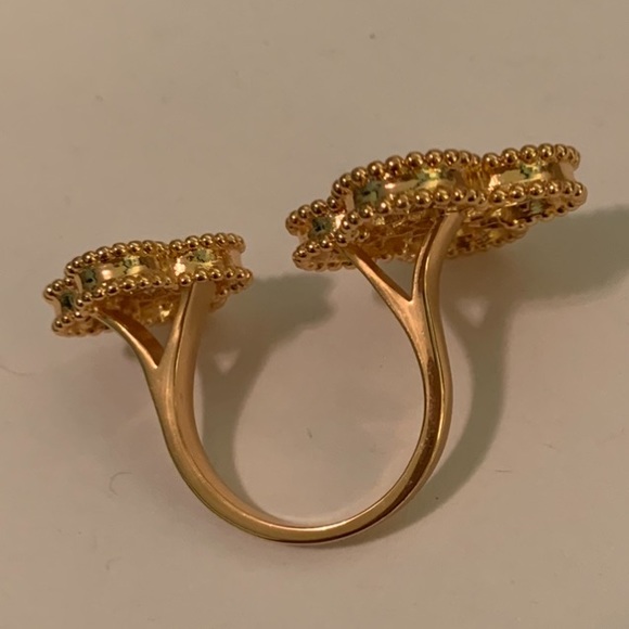 18 K gold four leaf clover gorgeous Adjustable Ring fits size 7-8-9 - Picture 5 of 9